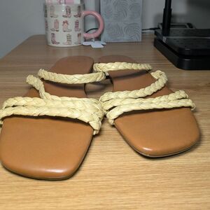 Braided Tan Sandals Crown & Ivy Women's Sandals Sz 8.5 Casual Flats Shoes EUC